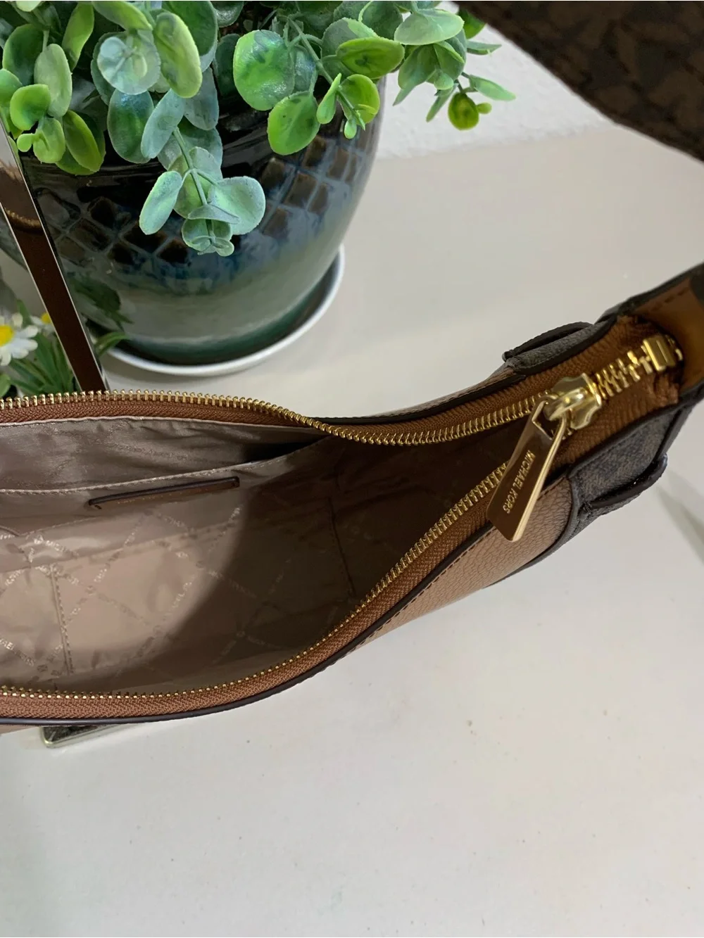 👜💕 Michael Kors Brown Crescent Shoulder Bag